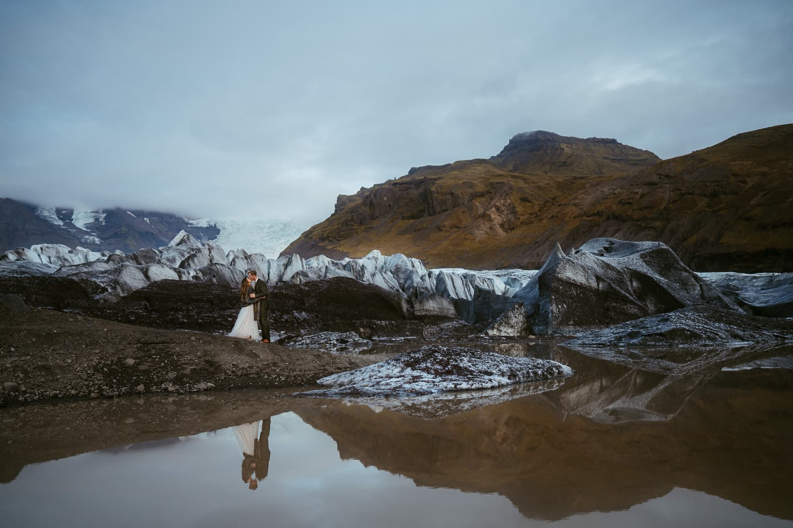 Casey &amp; Jason’s Dreamy Iceland Elopement: From Glacier Ceremony to Hidden Waterfalls