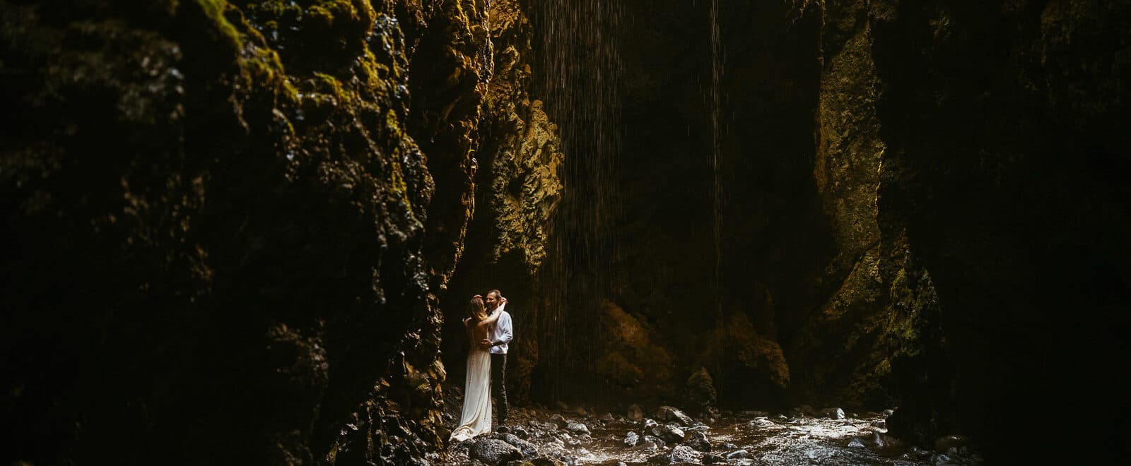 Romantic Engagement in Iceland – Nauthúsagil &amp; Reynisfjara