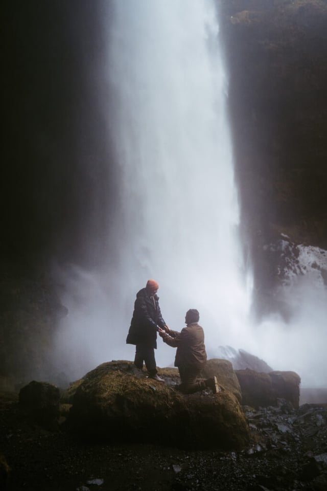 Ian & Maggie’s Surprise Winter Proposal at Kvernufoss – An Unforgettable Iceland Moment
