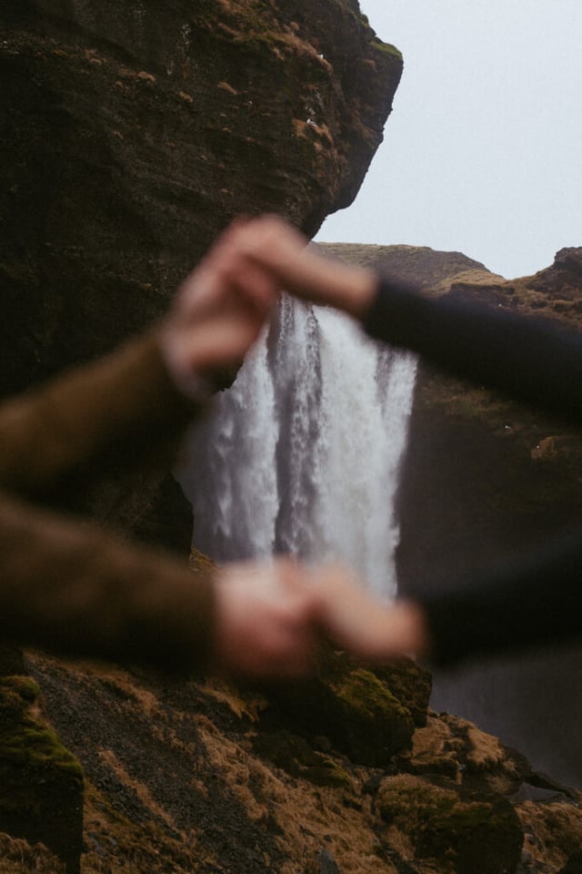 Ian & Maggie’s Surprise Winter Proposal at Kvernufoss – An Unforgettable Iceland Moment