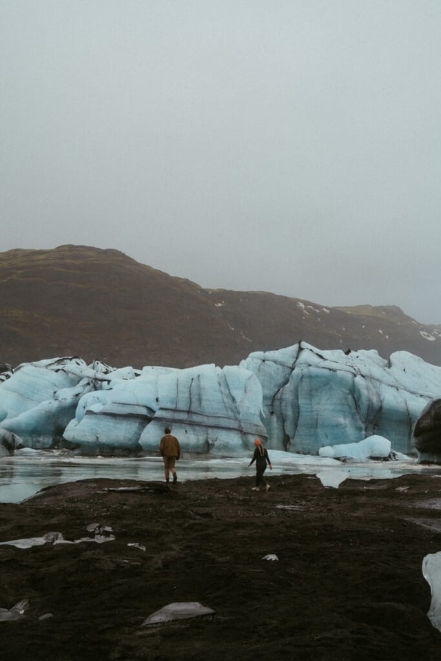 Ian & Maggie’s Surprise Winter Proposal at Kvernufoss – An Unforgettable Iceland Moment