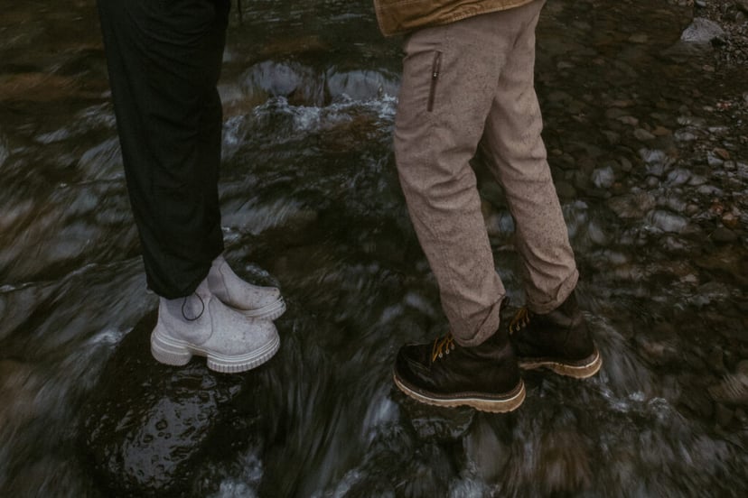 Ian & Maggie’s Surprise Winter Proposal at Kvernufoss – An Unforgettable Iceland Moment