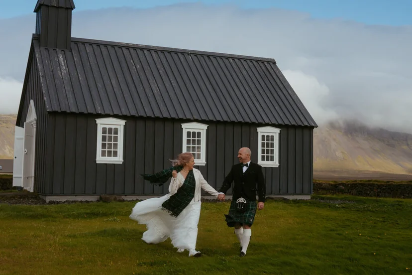 20 Best Places to Elope in Iceland (Hidden Gems + Famous Spots)