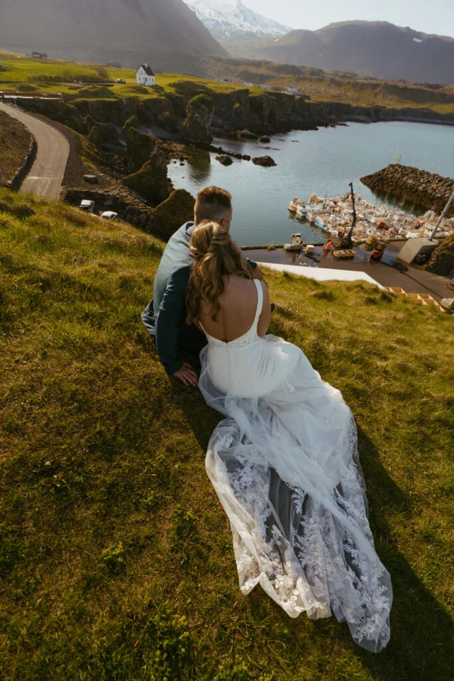 20 Best Places to Elope in Iceland (Hidden Gems + Famous Spots)