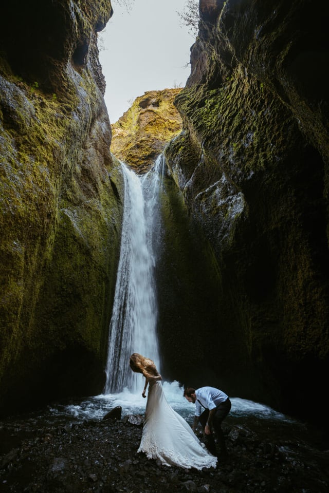 Romantic Engagement in Iceland – Nauthúsagil & Reynisfjara