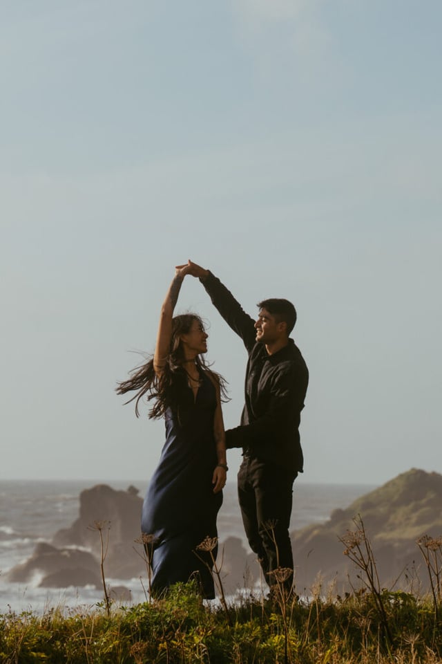 Iceland Engagement Session | Felicia & Deno at Víkurfjara Beach