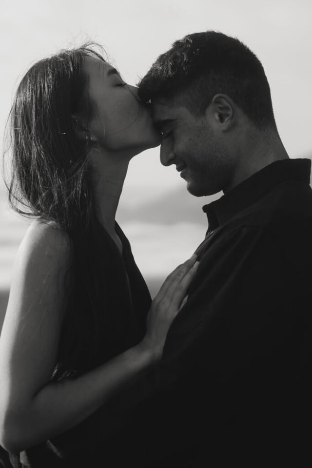 Iceland Engagement Session | Felicia & Deno at Víkurfjara Beach