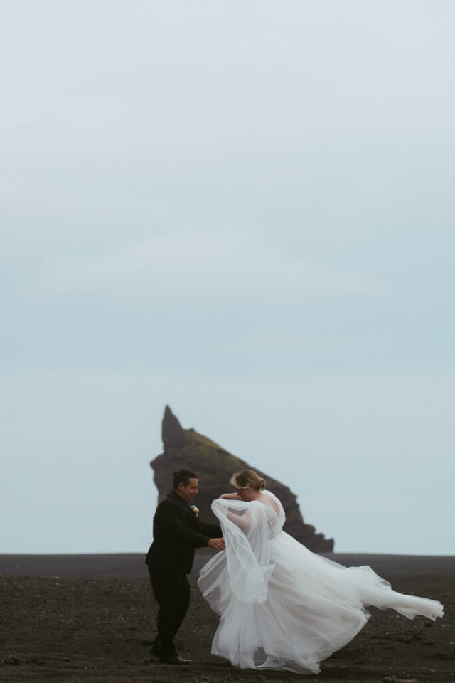 Vlada & Alejandro – Iceland Elopement in Gígjagjá + Reynisfjara