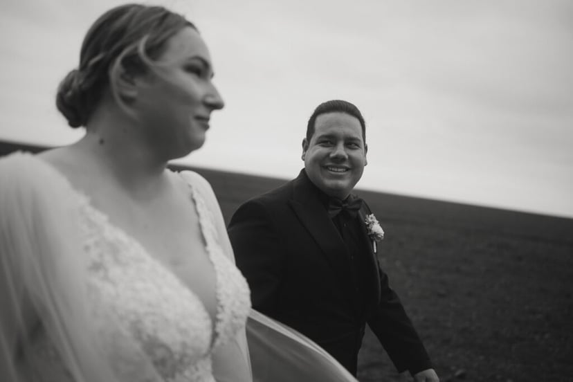 Vlada & Alejandro – Iceland Elopement in Gígjagjá + Reynisfjara
