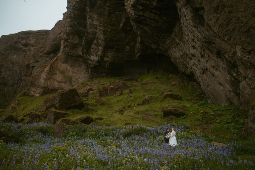 Vlada & Alejandro – Iceland Elopement in Gígjagjá + Reynisfjara