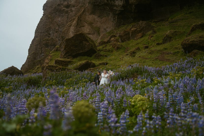 Vlada & Alejandro – Iceland Elopement in Gígjagjá + Reynisfjara