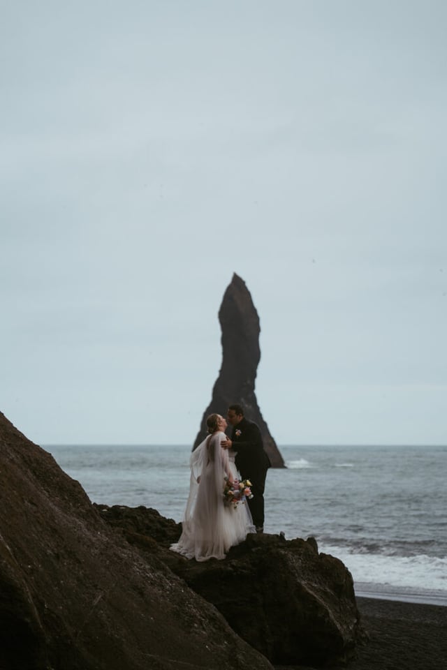 Vlada & Alejandro – Iceland Elopement in Gígjagjá + Reynisfjara