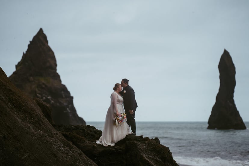 Vlada & Alejandro – Iceland Elopement in Gígjagjá + Reynisfjara