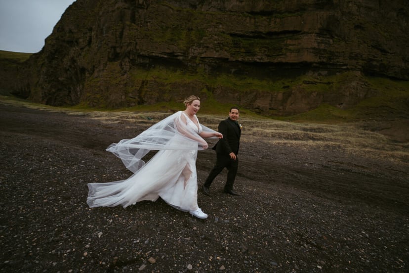 Vlada & Alejandro – Iceland Elopement in Gígjagjá + Reynisfjara
