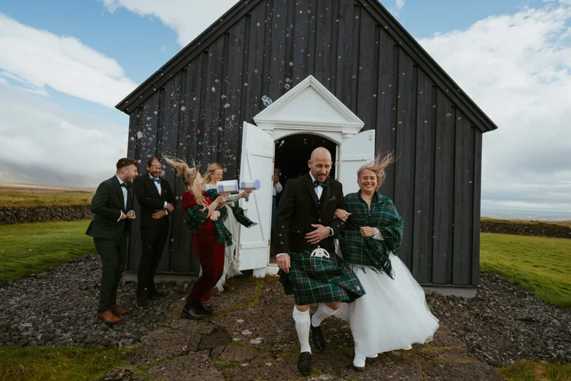20 Best Places to Elope in Iceland (Hidden Gems + Famous Spots)